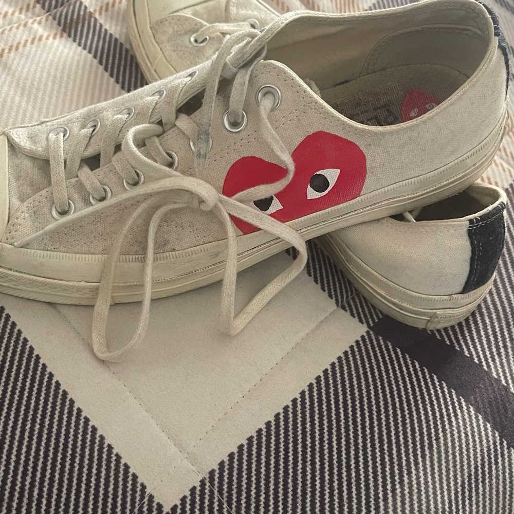 Converse, cream